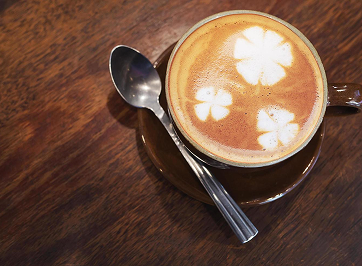 dia_cafe_lucky_charm_latte